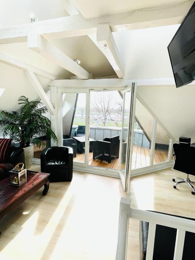 Luxury Rooftop Loft With River View 10Min To City Appartamento Düsseldorf Esterno foto