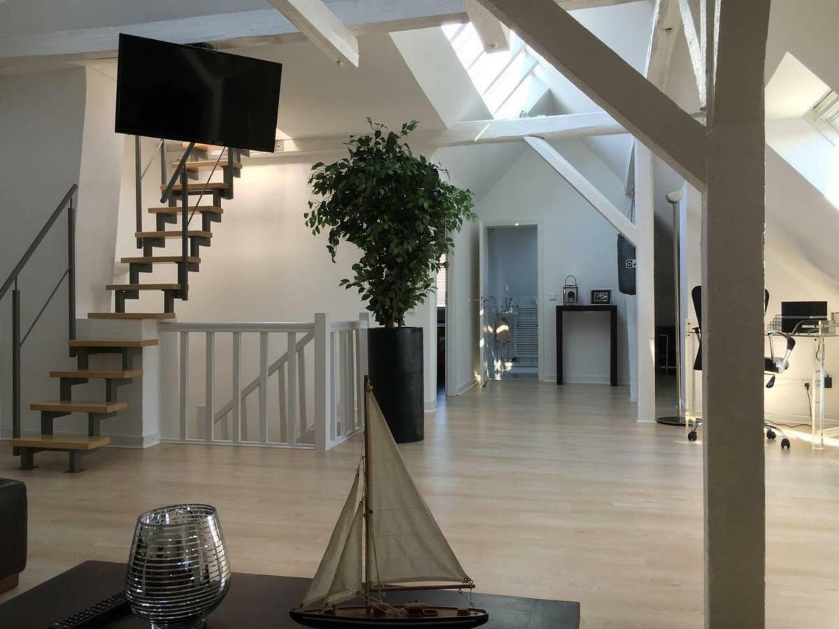 Luxury Rooftop Loft With River View 10Min To City Appartamento Düsseldorf Esterno foto