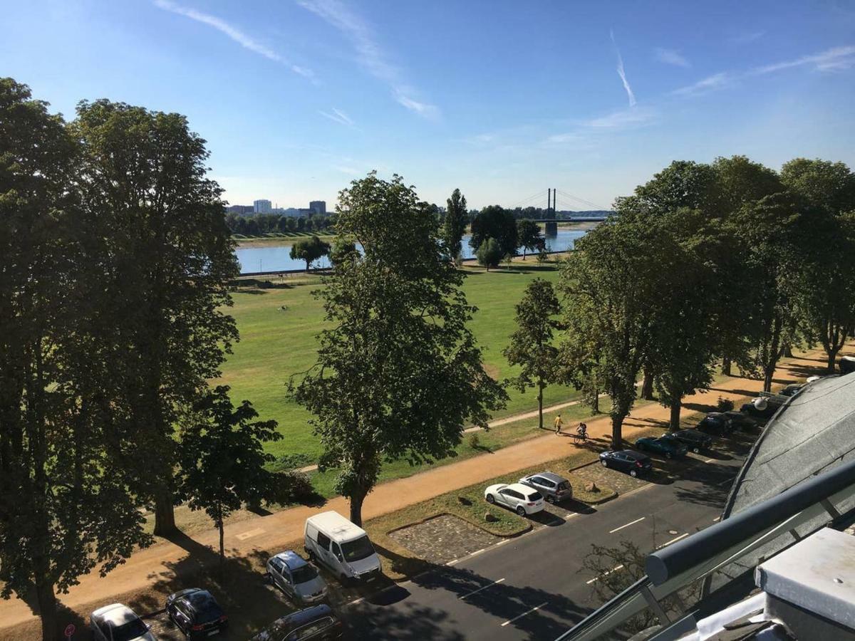 Luxury Rooftop Loft With River View 10Min To City Appartamento Düsseldorf Esterno foto